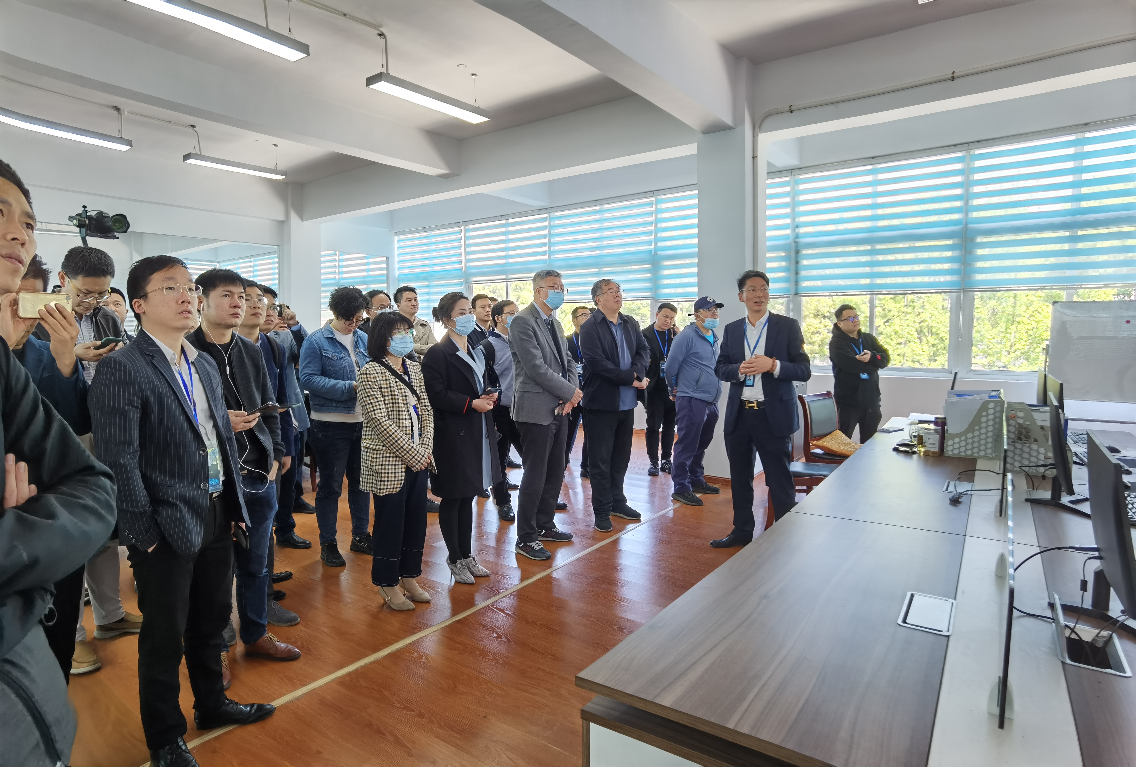 技術(shù)賦能?有效對接 ——記熱沖壓模具技術(shù)創(chuàng)新論壇嘉賓走進寧波寧興精密機械集團